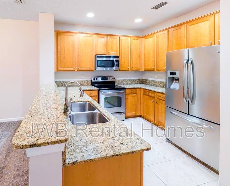 Townhouse for rent at 3617 Hartsfield Forest Circle, Jacksonville, FL 32277