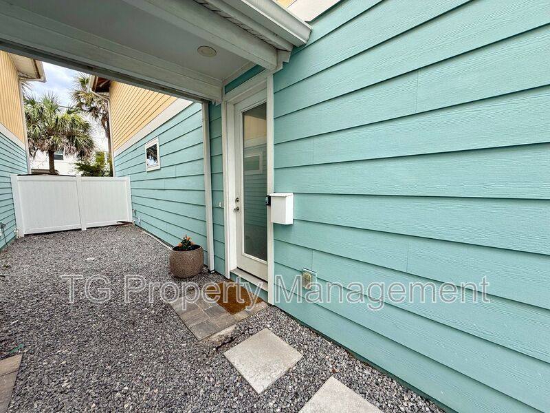House for rent at 514 2nd St S, Jacksonville Beach, FL 32250