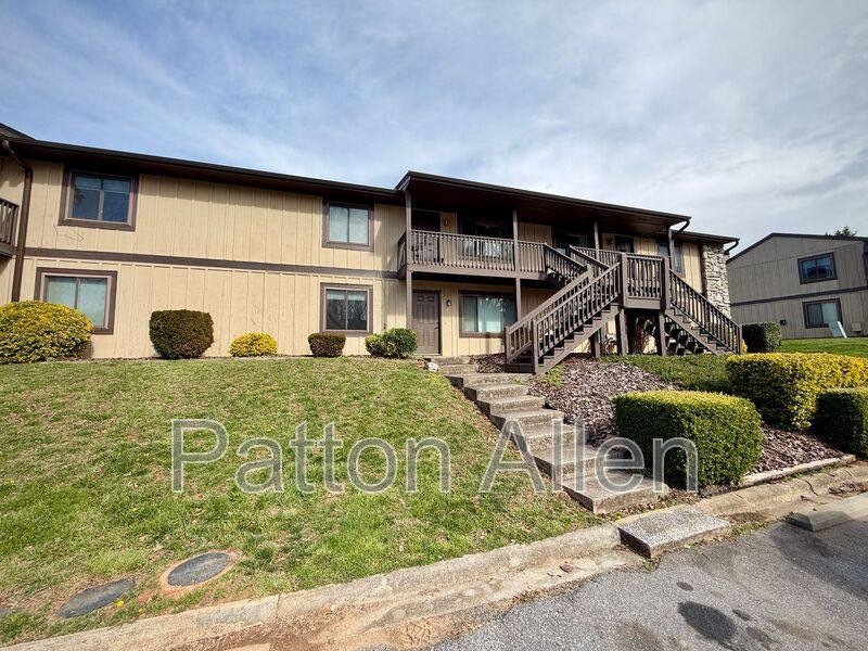 Condo for rent at 21 Dawnwood Circle, Asheville, NC 28803