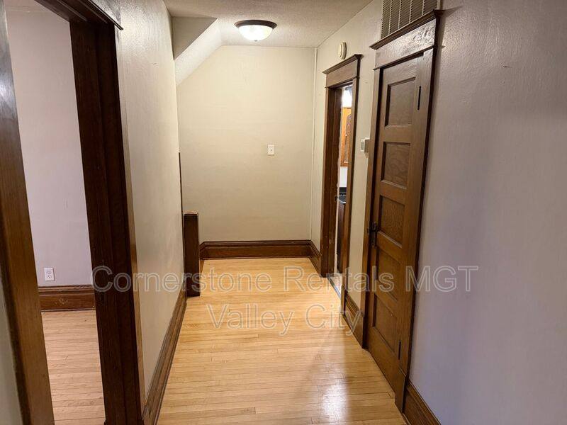 House for rent at 139 6th St NW, Valley City, ND 58072