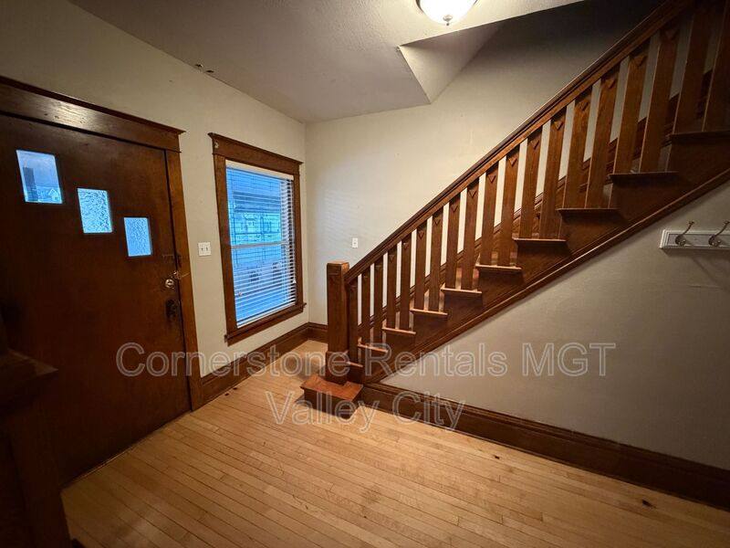 House for rent at 139 6th St NW, Valley City, ND 58072