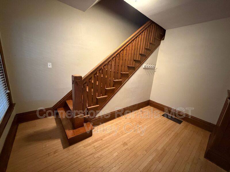 House for rent at 139 6th St NW, Valley City, ND 58072