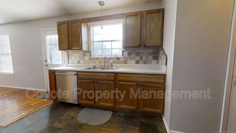 House for rent at 8902 N 149 E Ave, Owasso, OK 74055