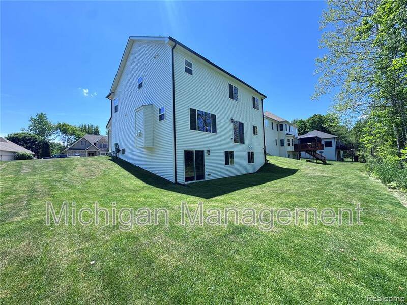 House for rent at 6149 Woodridge Lane, Grand Blanc, MI 48439