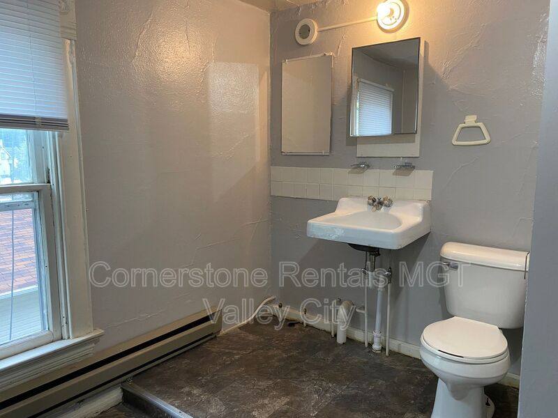 Apartment for rent at 205 3rd Ave SE #4, Valley City, ND 58072