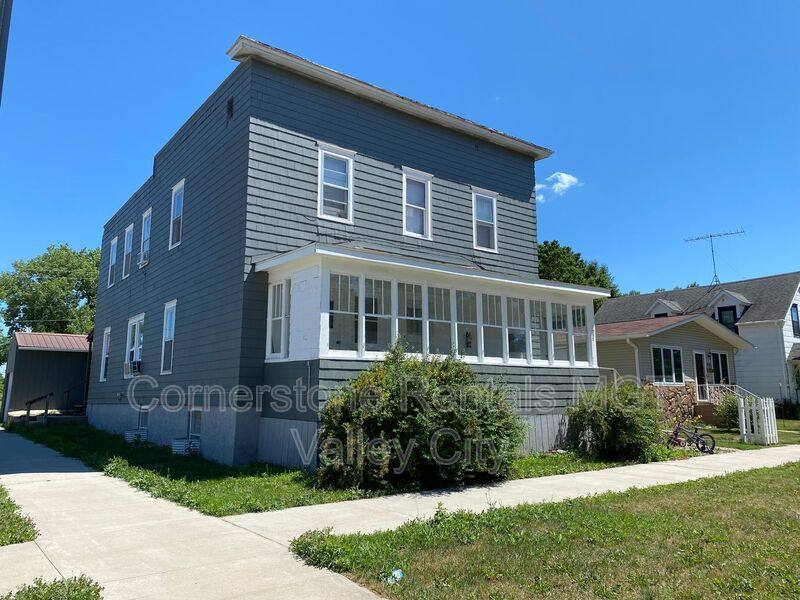 Apartment for rent at 205 3rd Ave SE #4, Valley City, ND 58072