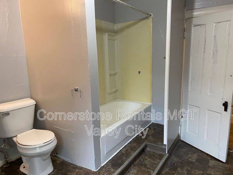 Apartment for rent at 205 3rd Ave SE #4, Valley City, ND 58072