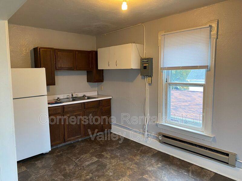 Apartment for rent at 205 3rd Ave SE #4, Valley City, ND 58072
