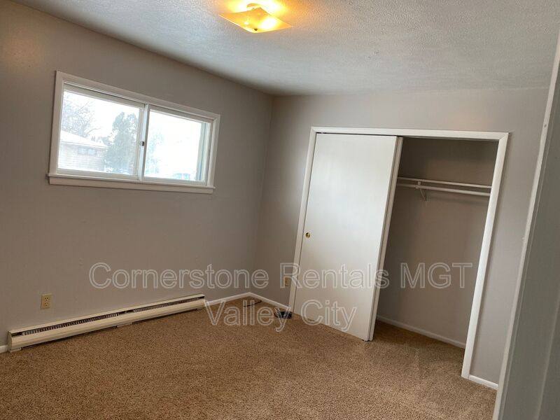 Apartment for rent at 825 3rd St SW, Valley City, ND 58072