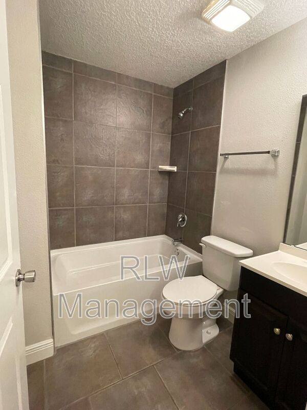 House for rent at 528 E Citrus Ave #1, Eustis, FL 32726