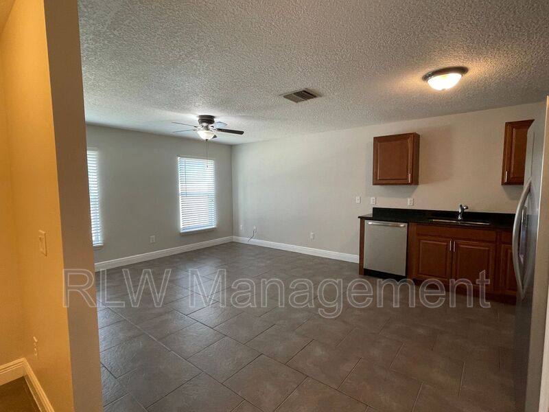 House for rent at 528 E Citrus Ave #1, Eustis, FL 32726