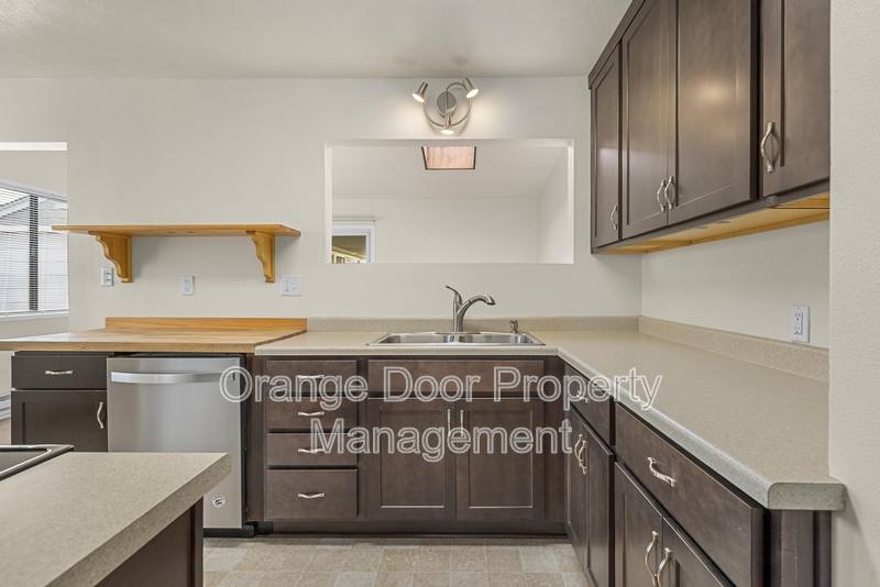 House for rent at 834 S 72nd St, Tacoma, WA 98408