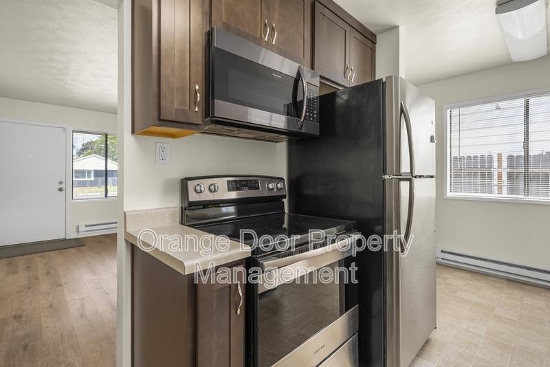 House for rent at 834 S 72nd St, Tacoma, WA 98408