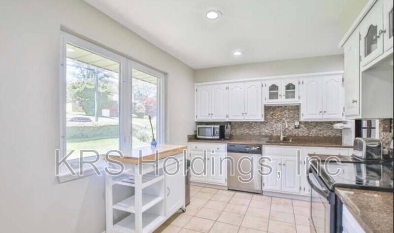 House for rent at 7110 Murray Lane, Annandale, VA 22003
