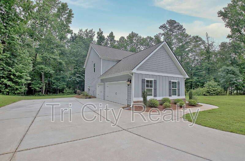 House for rent at 6230 Gordon Rd, Senoia, GA 30276