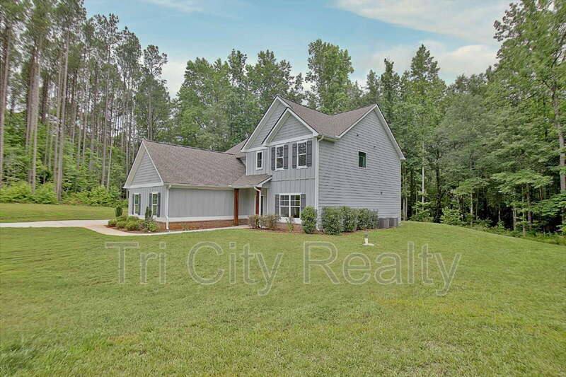 House for rent at 6230 Gordon Rd, Senoia, GA 30276