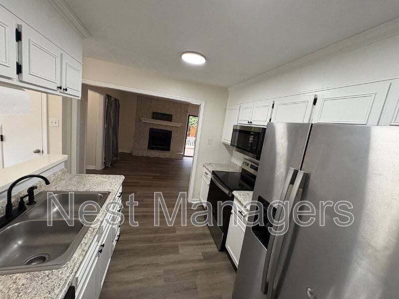 House for rent at 491 Oates Dr, Fayetteville, NC 28311