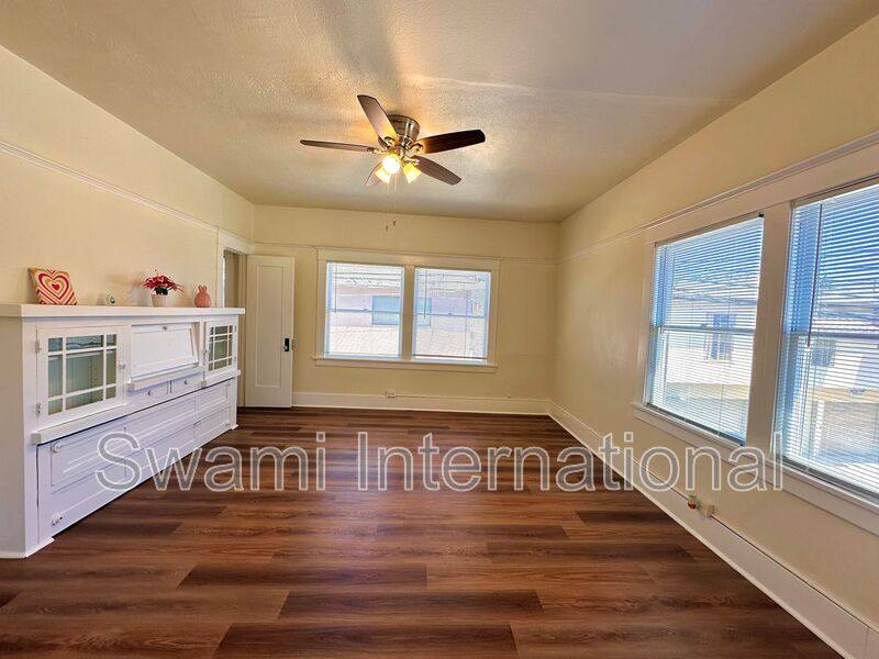 Apartment for rent at 530 Chestnut Ave #15, Long Beach, CA 90802