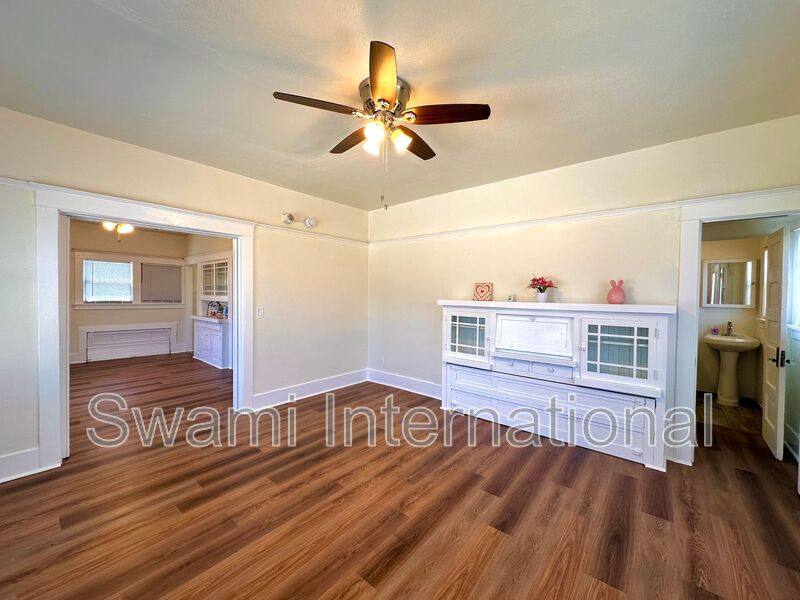 Apartment for rent at 530 Chestnut Ave #15, Long Beach, CA 90802