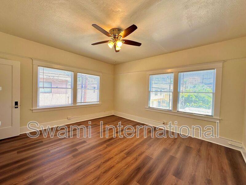 Apartment for rent at 530 Chestnut Ave #15, Long Beach, CA 90802