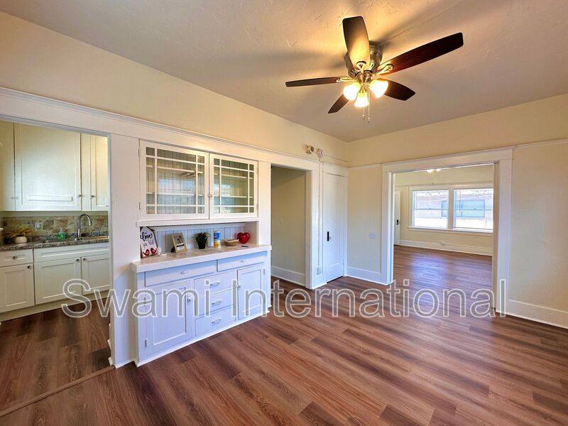 Apartment for rent at 530 Chestnut Ave #15, Long Beach, CA 90802