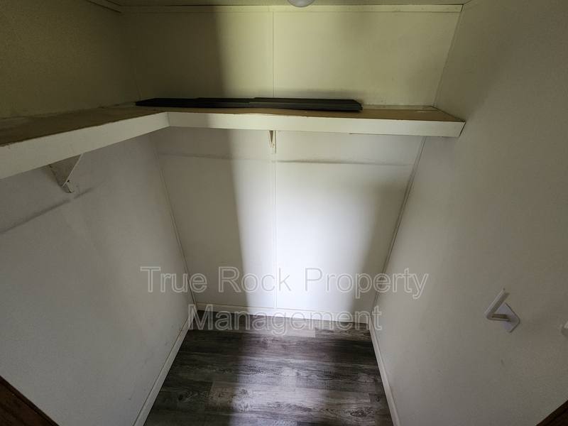 House for rent at 511 10th St, Francis, OK 74844