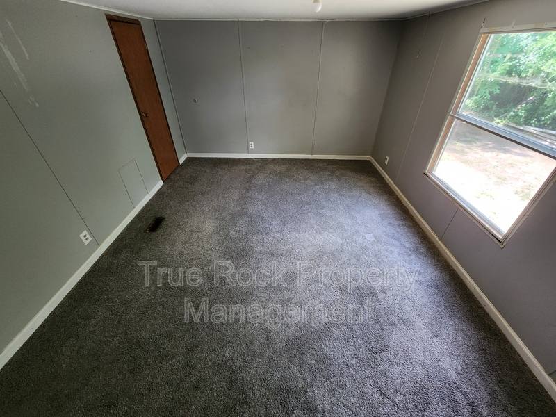 House for rent at 511 10th St, Francis, OK 74844