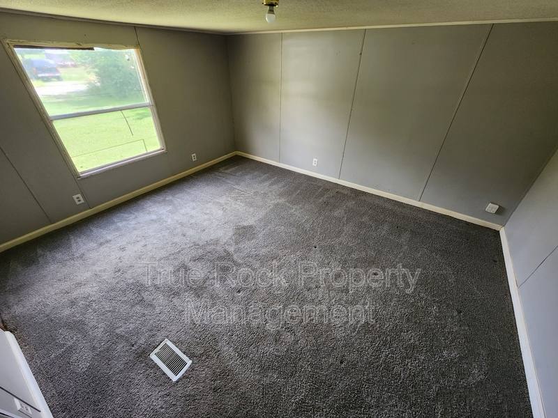 House for rent at 511 10th St, Francis, OK 74844