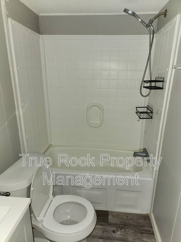House for rent at 511 10th St, Francis, OK 74844
