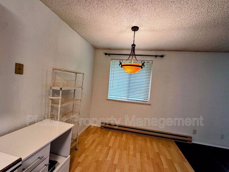 Condo for rent at 3206 Pine Rd NE #C14, Bremerton, WA 98310