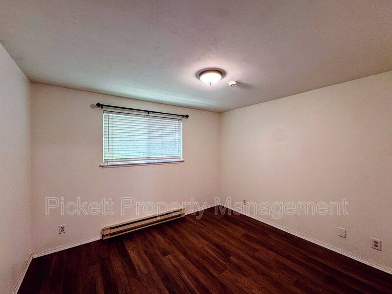 Condo for rent at 3206 Pine Rd NE #C14, Bremerton, WA 98310