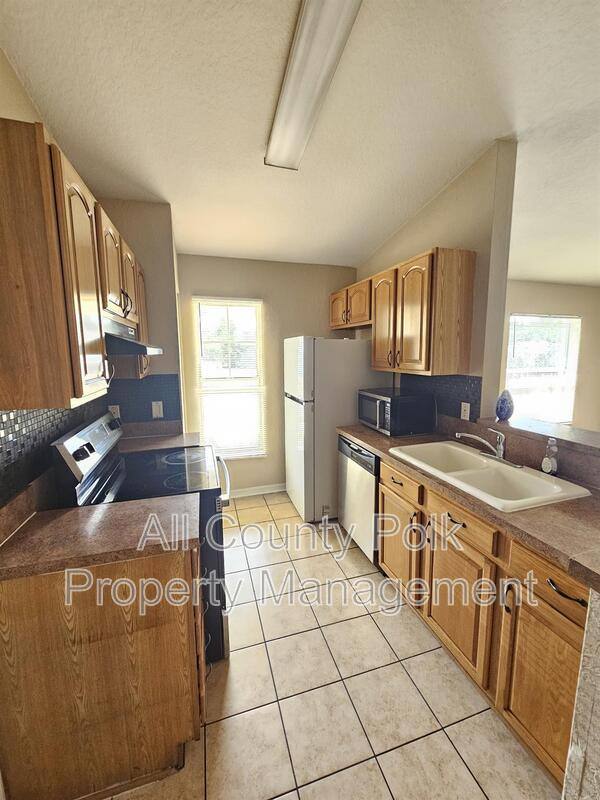 House for rent at 1254 34th St NW, Winter Haven, FL 33881