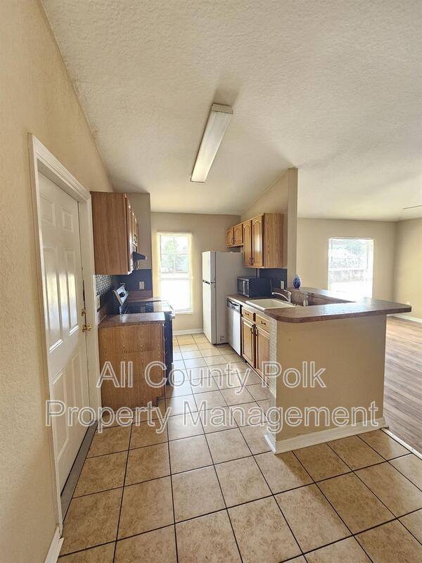 House for rent at 1254 34th St NW, Winter Haven, FL 33881