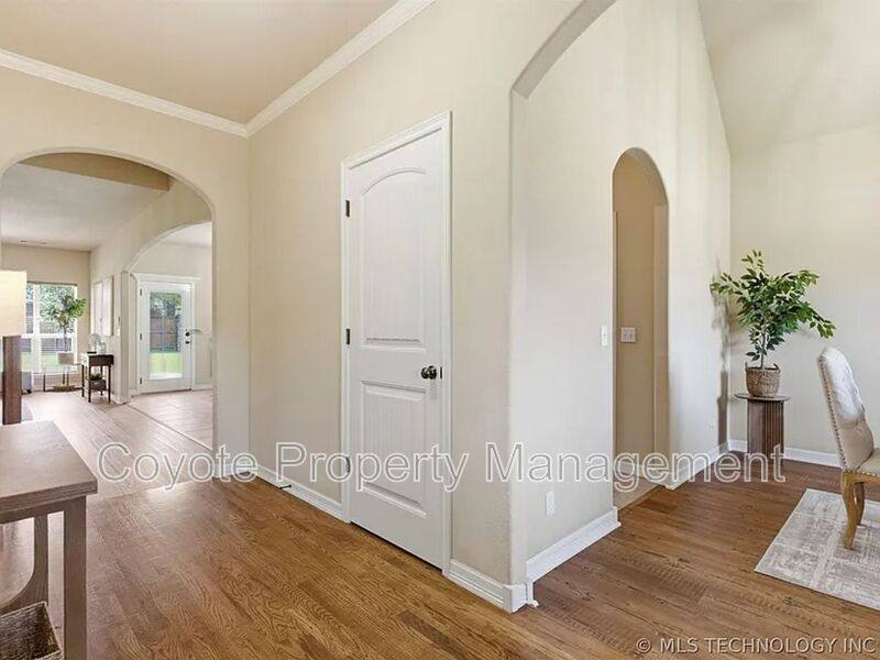 House for rent at 2809 N Fern Ave, Broken Arrow, OK 74012