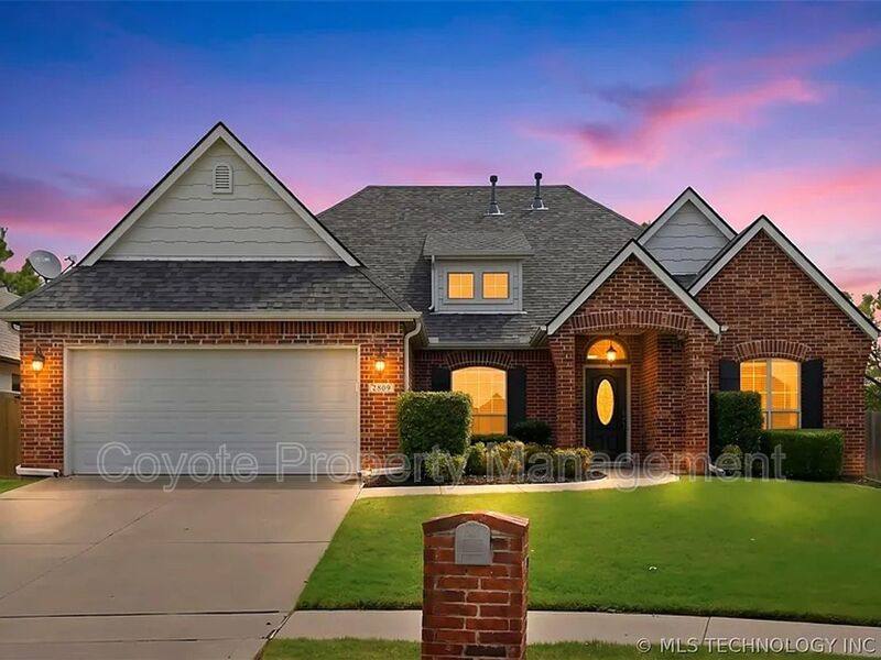 House for rent at 2809 N Fern Ave, Broken Arrow, OK 74012