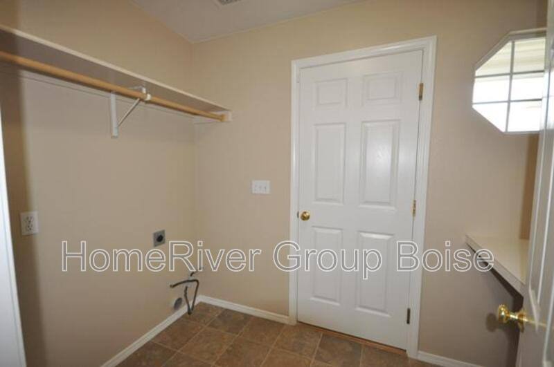House for rent at 3044 N Sagefire Ave, Meridian, ID 83646