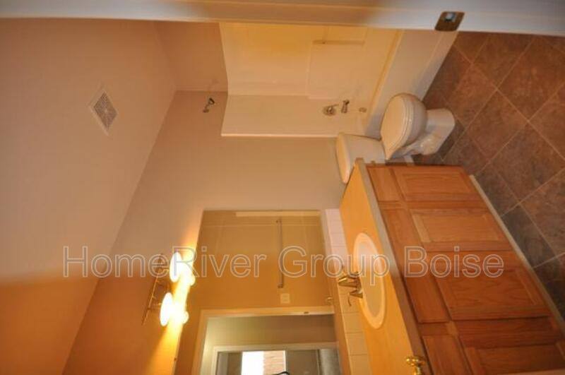 House for rent at 3044 N Sagefire Ave, Meridian, ID 83646