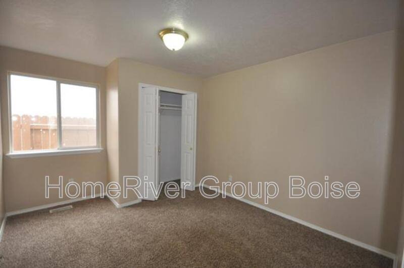 House for rent at 3044 N Sagefire Ave, Meridian, ID 83646