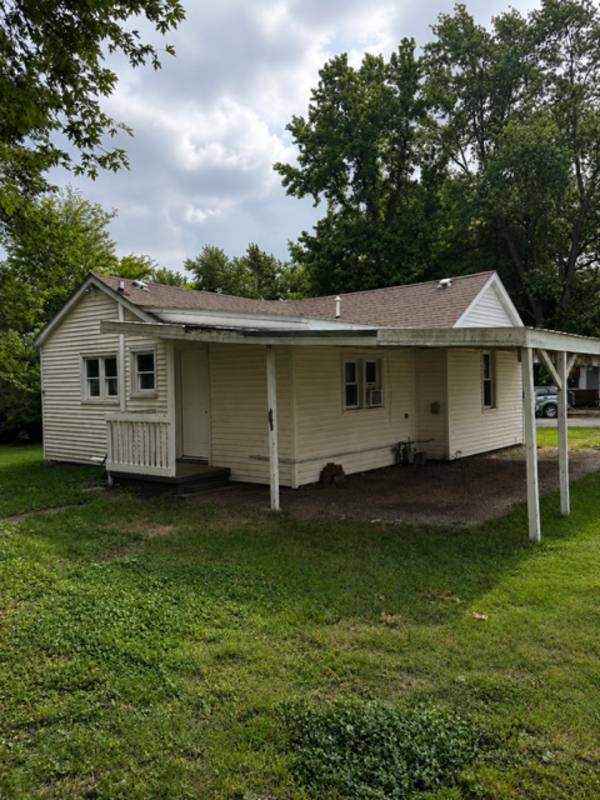 House for rent at 1217 N 9th St, Herrin, IL 62948