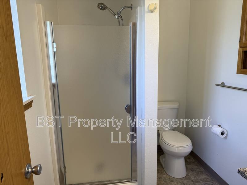 Townhouse for rent at 991 Mill St, Silverton, OR 97381