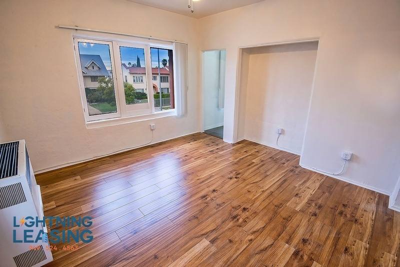 Apartment for rent at 1518 S Wilton Place #108, Los Angeles, CA 90019