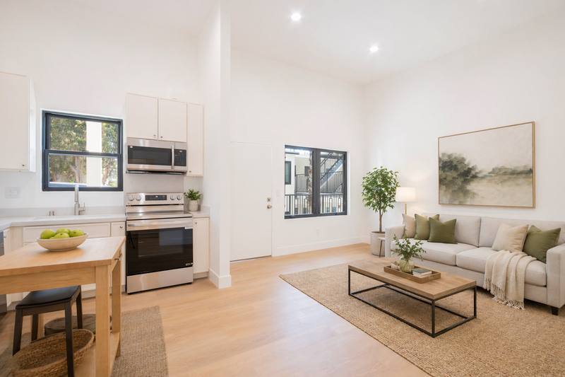 Apartment for rent at 2103 3rd St #7, Santa Monica, CA 90405