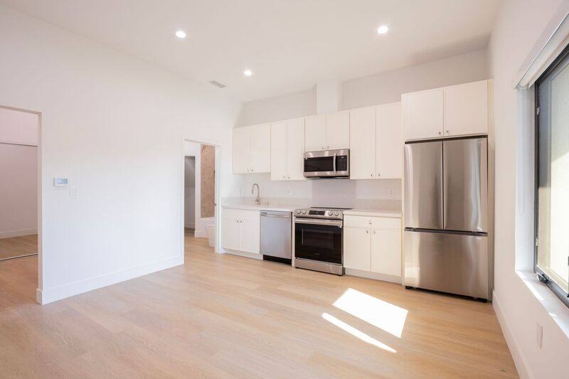 Apartment for rent at 2103 3rd St #7, Santa Monica, CA 90405