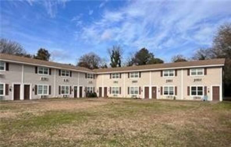 Townhouse for rent at 13 Hedge Lane #I, Portsmouth, VA 23701