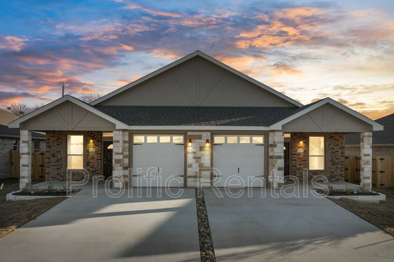 Townhouse for rent at 5200 Rose Garden Loop #1, Killeen, TX 76542