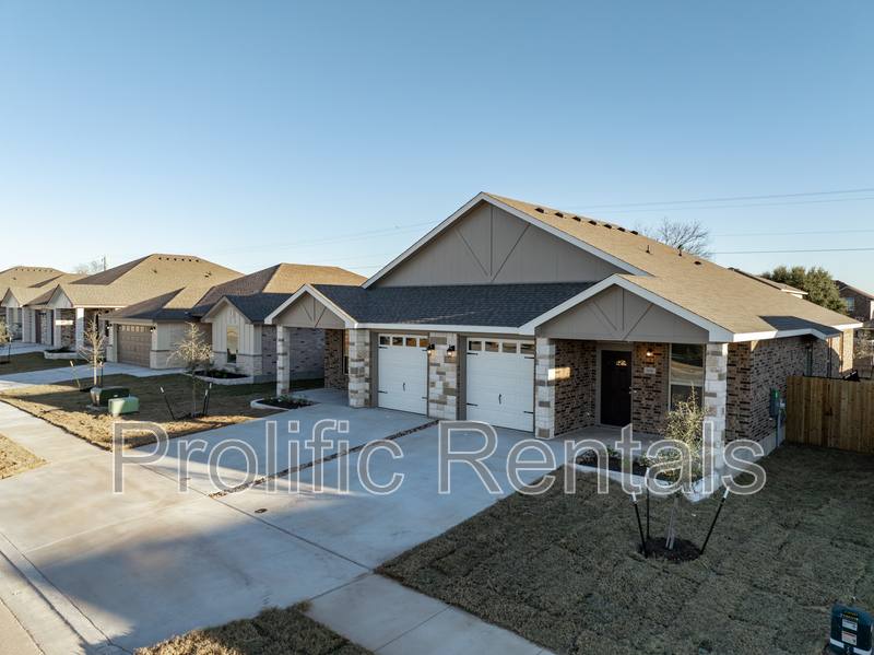 Townhouse for rent at 5200 Rose Garden Loop #1, Killeen, TX 76542