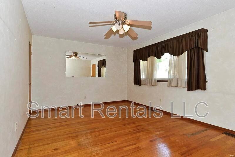 House for rent at 980 Manresa Lane, Florissant, MO 63031