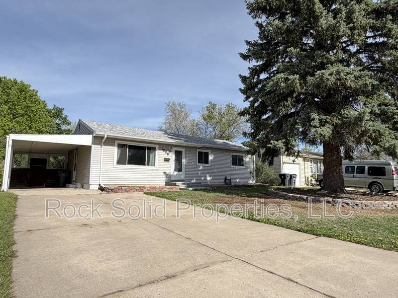 House for rent at 1008 Adams Ave, Cheyenne, WY 82001