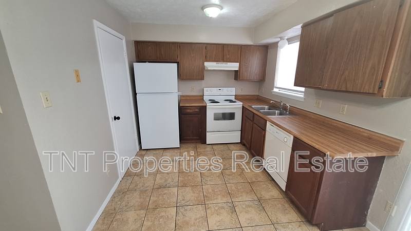 Townhouse for rent at 1906 Barak Lane #9, Bryan, TX 77802