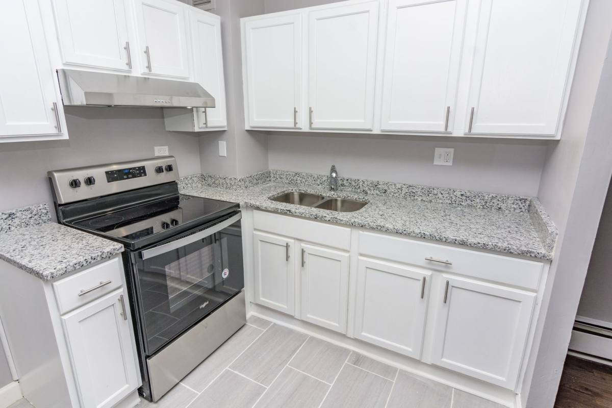 Apartment for rent at 7130 S Jeffery Blvd, Chicago, IL 60649